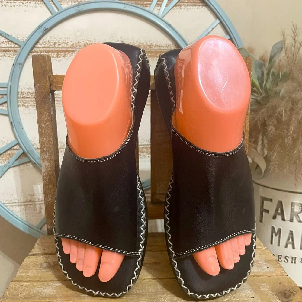 Laura Clement Leather Wedge Heels Sz 9 NEW